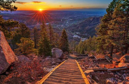 USAFA 5mi I Modern I Arcade I Quiet Area - Foto 41