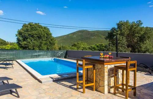 Idyllic Holiday Home With Private Pool, Sun Deck, and Organic Garden - Foto 11