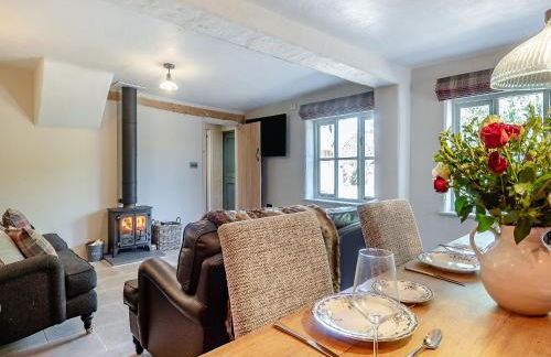 Queens Barn - Photo 25