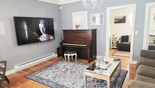 Victorian Dream! Charming Mountain View Home by Downtown - Foto 3