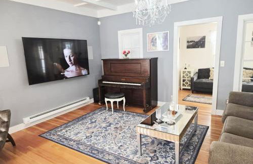 Victorian Dream! Charming Mountain View Home by Downtown - Foto 3