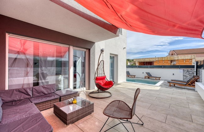 Peaceful Blooming Villa With Pool - Foto 36