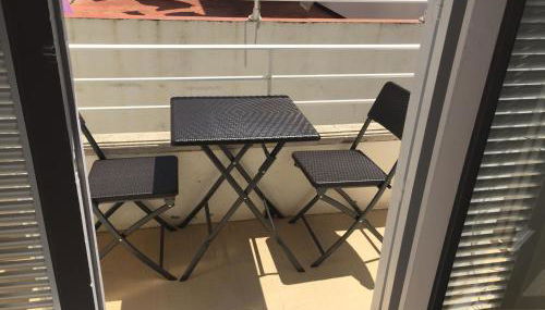 Apartamento céntrico con 2 habitaciones y Wi-Fi - Photo 3