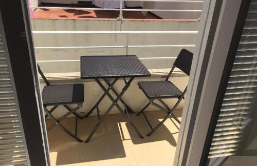 Apartamento céntrico con 2 habitaciones y Wi-Fi - Photo 3