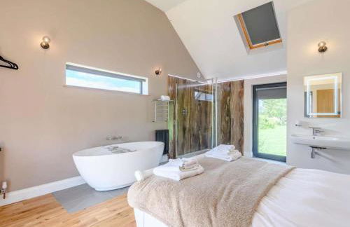 Romantic cottage for 2 with hot tub - Photo 10