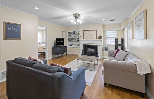 Modern Memphis Retreat - Sleeps 7 - Fireplace - Foto 15