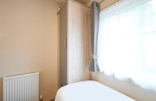 Pine Lodge with Hot Tub - Foto 33