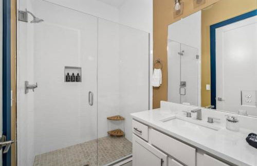 Chic Oasis 2 miles from DT - Pool table - B-Dashy - Foto 38