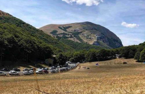 Casa Vacanze Emily nel parco del Monte Cucco - Foto 1