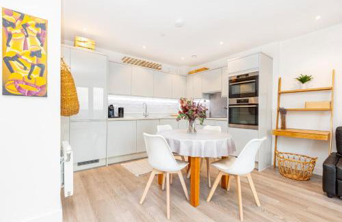 Modern New 2BR wViews & Balcony in Wandsworth - Foto 7