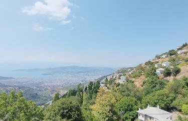 Άνετος χώρος με parking, αυλή και θαυμάσια θέα - Foto 32