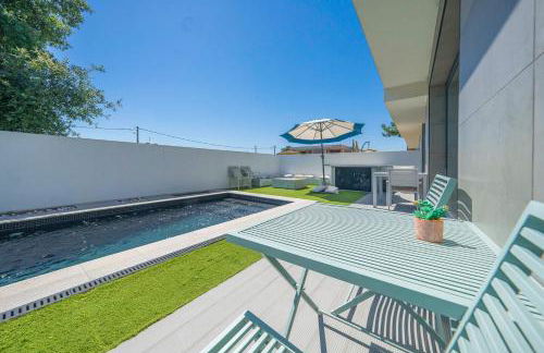 Black Pool House just 10 minutes away from the beach - Foto 29