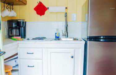 Cottage 3 - Queen and Full Beds Child Loft w 2 Twins Private Bath Kitchenette Pets Allowed Fee applies - Photo 4