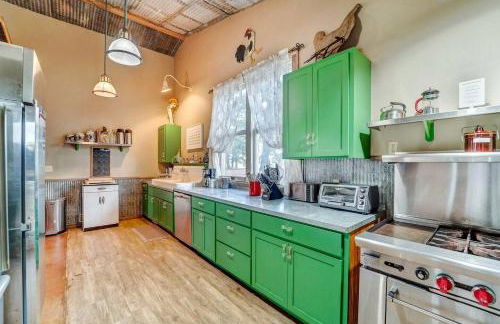 Luxury Airstream Campsite Nestled Beneath Oak Trees Outside of Austin, Texas - Foto 51