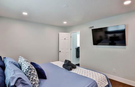H&H Modern Lux 4BD 1 King Suite 3 Queen SoCal Disney - Foto 34