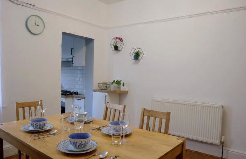 Lovely 3 beds house 6 guests King beds - Foto 8