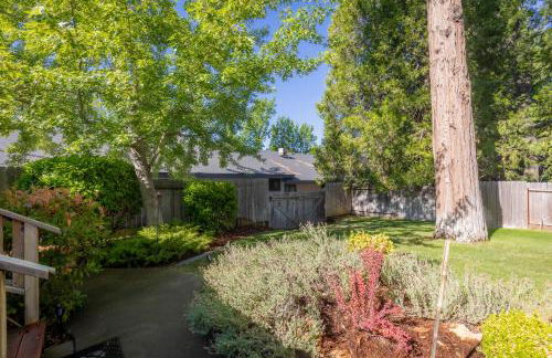 Chic, and Cozy, Centrally Located getaway - Foto 30