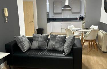 4 Beds 2 Bath Lift Refurbished MONTHLY DISCOUNTS - Foto 3