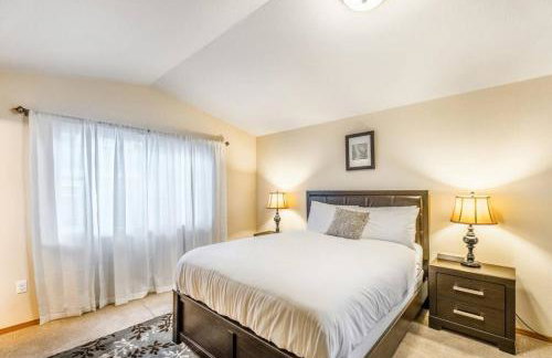 Serene Craftsman Near Boeing Everett - Photo 9