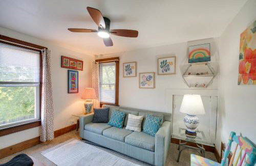 Central Akron Stay! Large Victorian Home with Yard - Foto 14