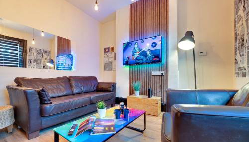 Newcastle CITY APT35,FREE STREET PARKING,4 BEDROOM HOUSE,8 SINGLE BEDS,FULL KITCHEN,ALL ROOMS WITH TVs,NETFLIX - Foto 2