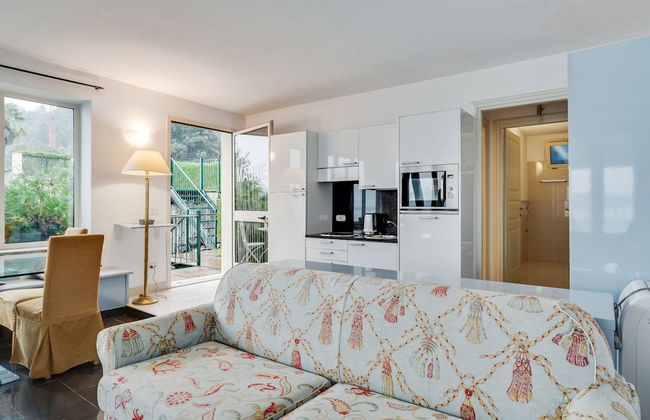 Holiday Home in Meina With Private Beach - Foto 11