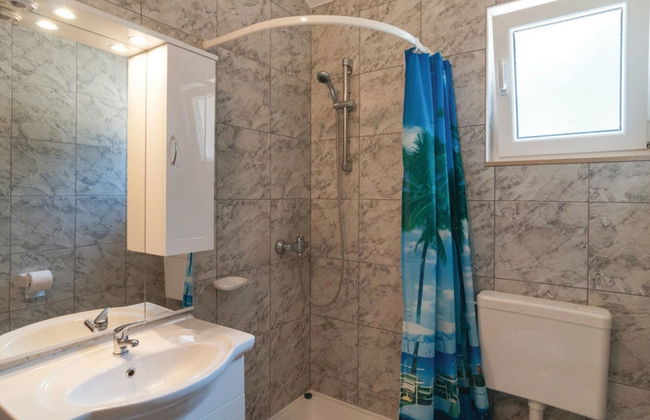 Holiday Home Blossom - Four Bedroom Holiday Home With Outdoor Pool and Jacuzzi - - Foto 16