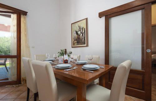 Pool House In Greenery - Happy Rentals - Foto 32