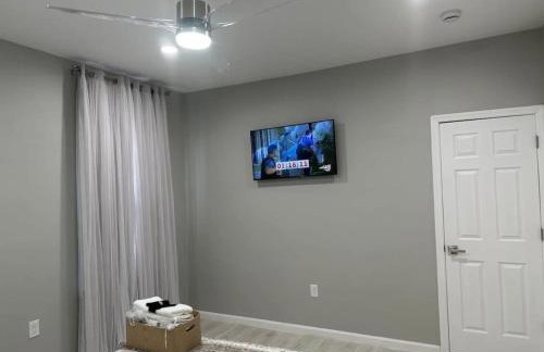 7 Large Bedrooms Art-Inspired Art House - Photo 36