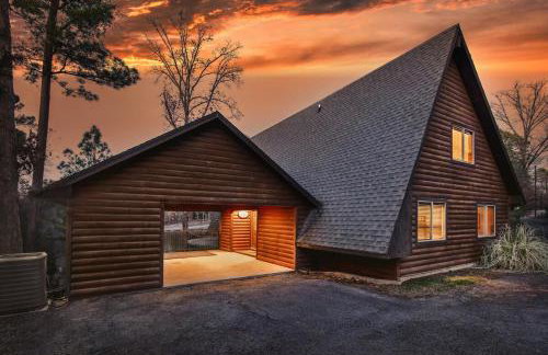 Cabin Masterpiece on Private Lake 3 bedroom - Foto 14