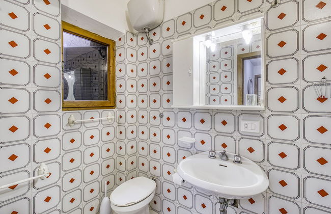 Bright Home With Wonderful Sea View - Photo 13