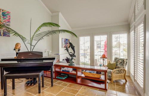 Chic Coastal Home with Outdoor Oasis in Oxnard! - Foto 6