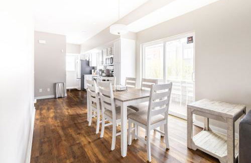 Luxury Downtown Townhome Private Garage Unit 4 - Photo 17