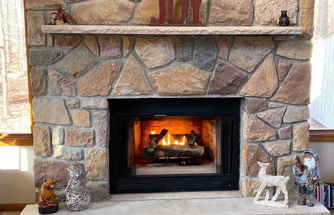 Mountain Memories by Avantstay Hot Tub Enclosed Deck, Large Yard w/ Fire Pit - Foto 21