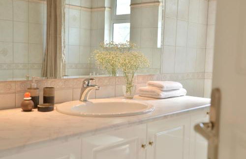 Domelia's Luxury Apartments near Airport & beach - Foto 24