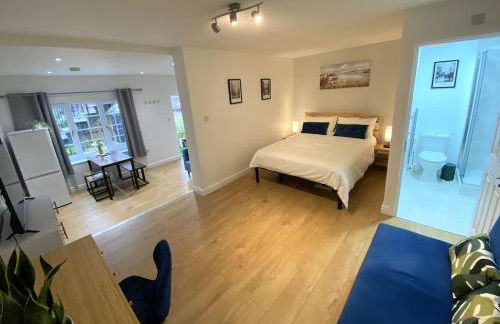 Redhill Town Centre Garden Flat - Foto 5