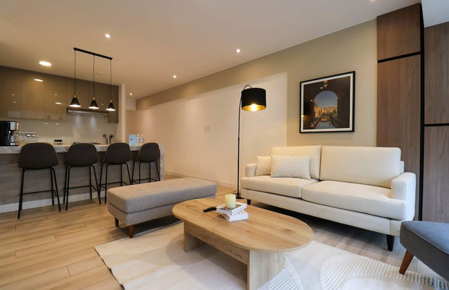 w Charming 2BR w Balcony in Miraflores - Photo 10