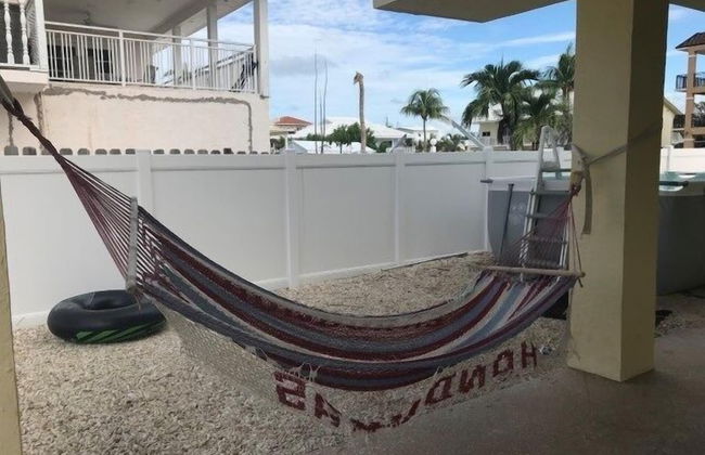 Beautiful Canal Front Home With Above Ground Pool, Dock And Fish Cleaning Station 4 Bedroom Home by RedAwning - Photo 28