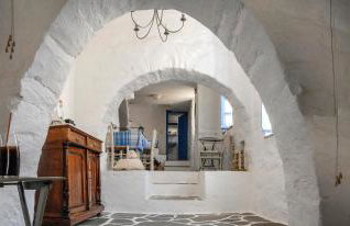 Exquisite estate, serene environment - Photo 2
