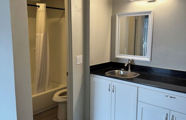 LTA Suites Brookside - Photo 27