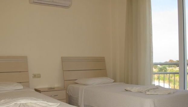 Villa SH14 by JoyLettings - Photo 3, Chambre