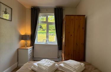 Canalside walks Riddlesden Local to Skipton Ilkley Haworth & Keighley Worth Valley Railway - Foto 24