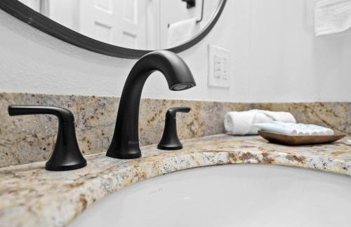 Renovated Villa with Heated Pool & Arcade, 5 Min to Pompano Beach - Foto 62