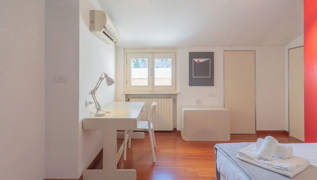 La Mansarda by Rent all Como - Foto 5, Habitación