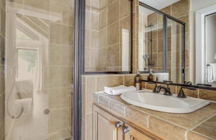 Marillac by Avantstay Gorgeous Ski Cabin w/ Balcony & Patio - Photo 35