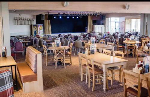 Coopers Beach 3-bed Caravan, Sleeps 8 & Pets Ok - Foto 76