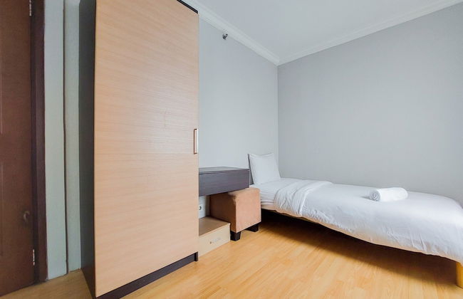 Comfort And Simply Look 2Br At Great Western Apartment - Photo 1