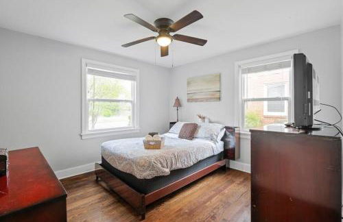 Private House + Yard Central Location to all RVA - Foto 29