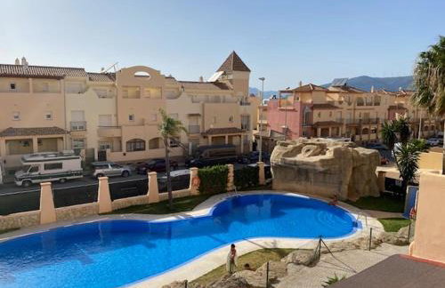Apartamento con piscina y terraza muy cerca de la playa - Foto 13
