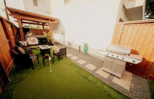 Downtown Escape - Backyard, Game room and Free Parking - Foto 39